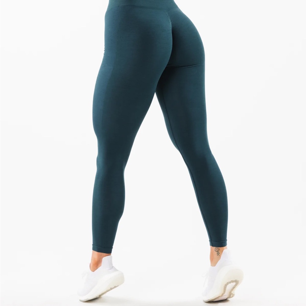 Alphalete Amplify in Midnight